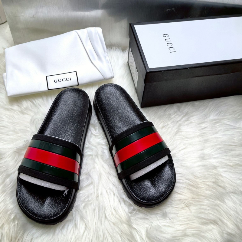 G*u*i slippers
